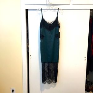 Love Lulus lace bottom